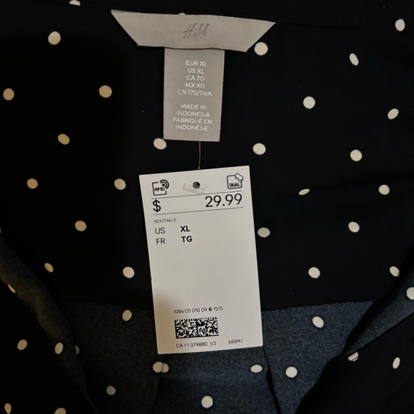 H&M Black Polka Dot Women's Button Front Top size XL - Picture 4 of 5